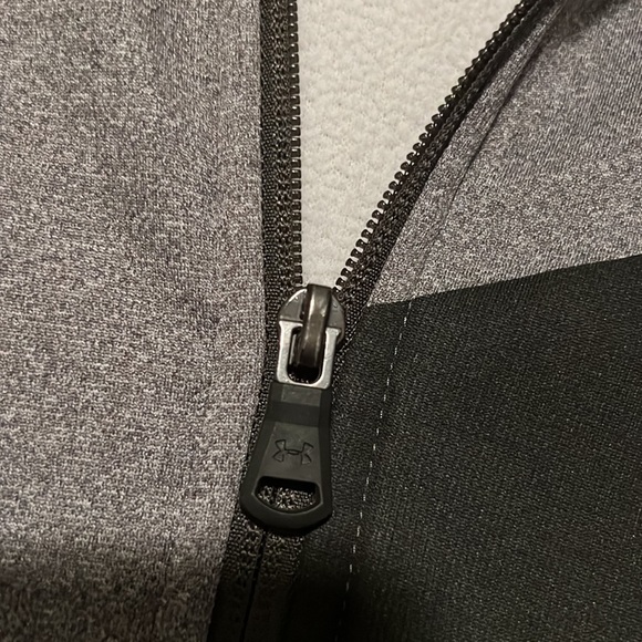 New Under Armour cold gear zip up jacket hoodie - Picture 3 of 7
